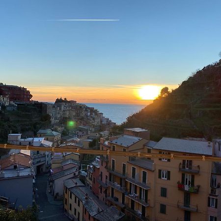 The Manarola Main Plaza Hotel Exterior photo