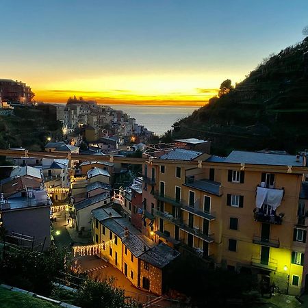 The Manarola Main Plaza Hotel Exterior photo
